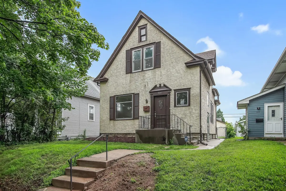 804 Hawthorne Avenue E, Saint Paul, MN 55106 - Image #1