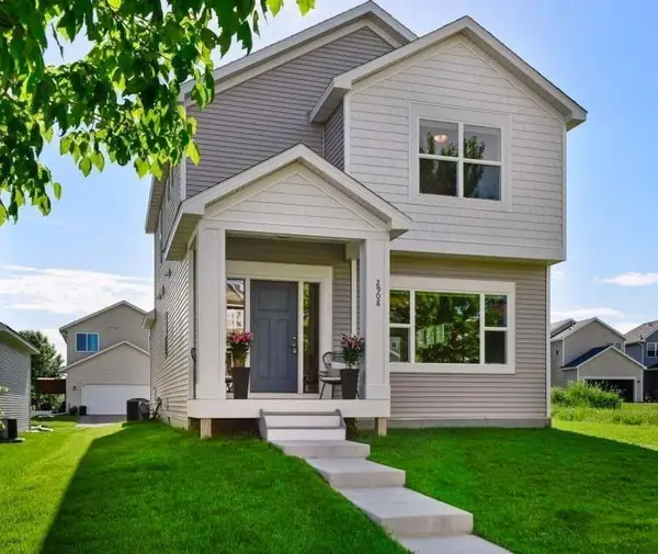 2908 Mark Twain Drive, Chaska, MN 55318