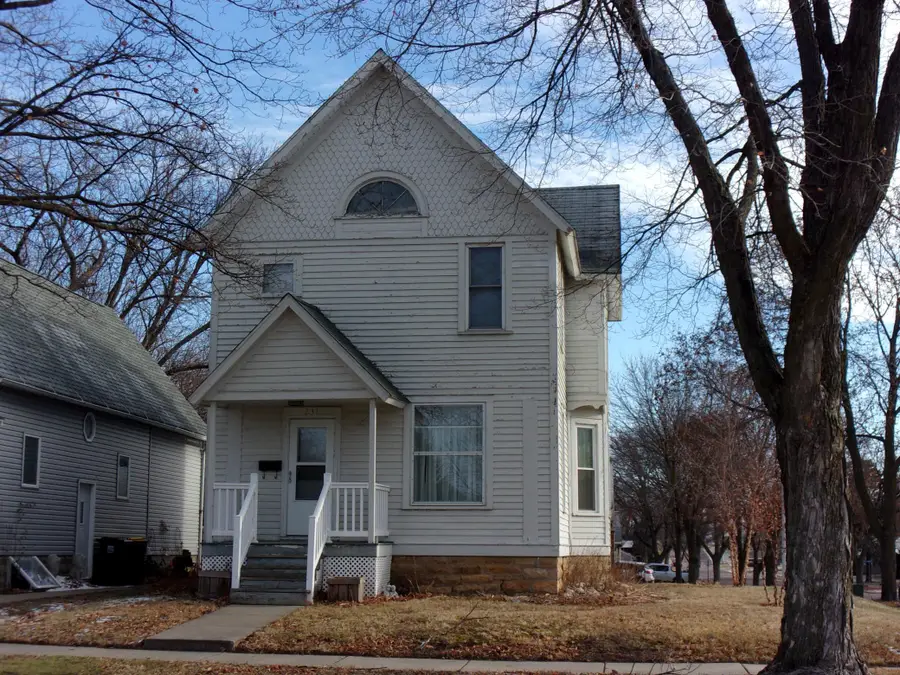 231 S Prairie Avenue, Fairmont, MN 56031 - Image #2