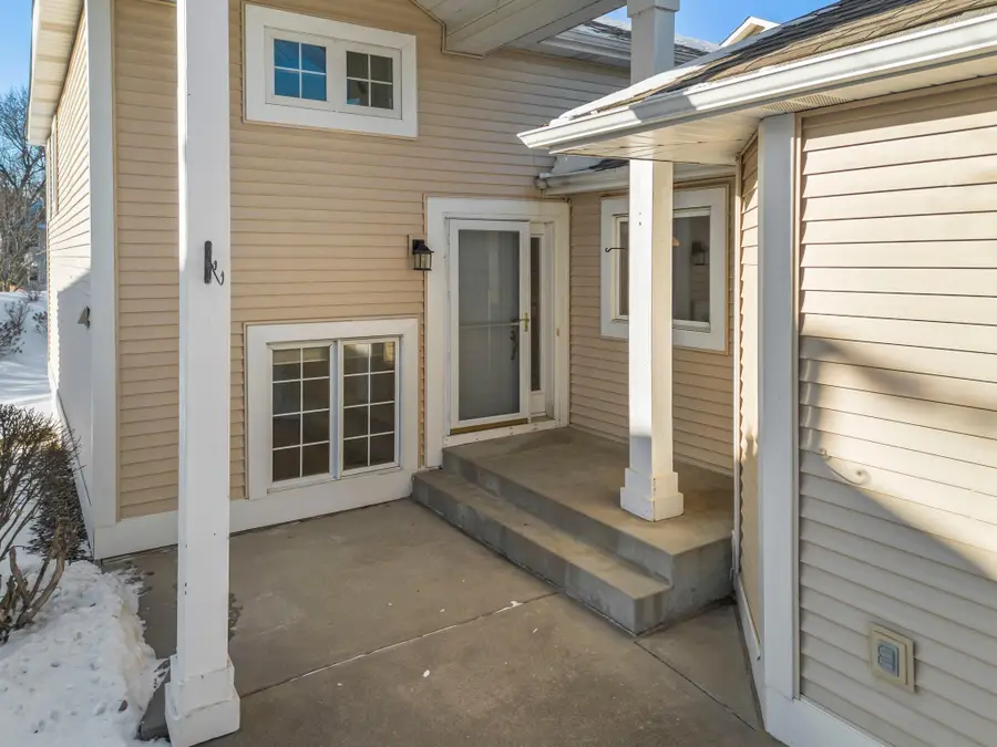 824 Winterberry Drive, Woodbury, MN 55125 - Image #2