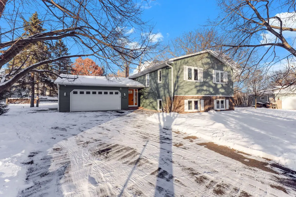 3907 Gresham Circle N, Oakdale, MN 55128 - Image #1