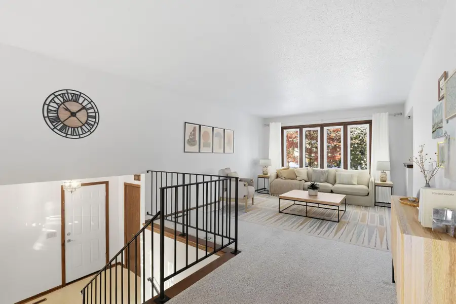 3907 Gresham Circle N, Oakdale, MN 55128 - Image #3