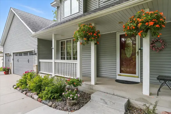 9957 171st Street W, Lakeville, MN 55044