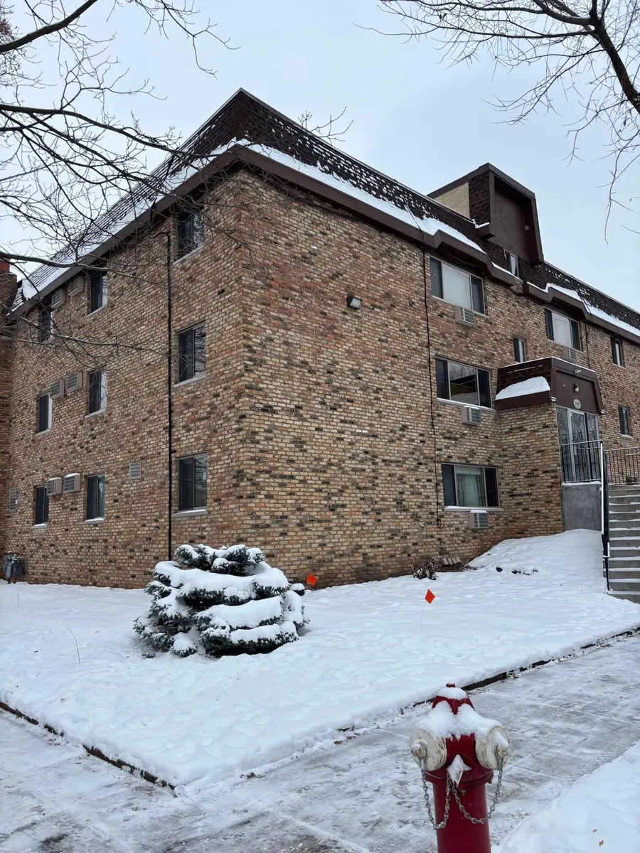 2446 Aldrich Avenue S #105, Minneapolis, MN 55405 - Image #2