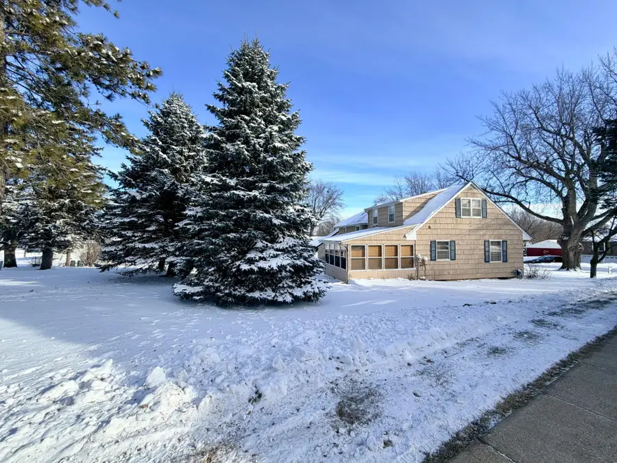 303 Lakehill Drive, Worthington, MN 56187 - Image #3