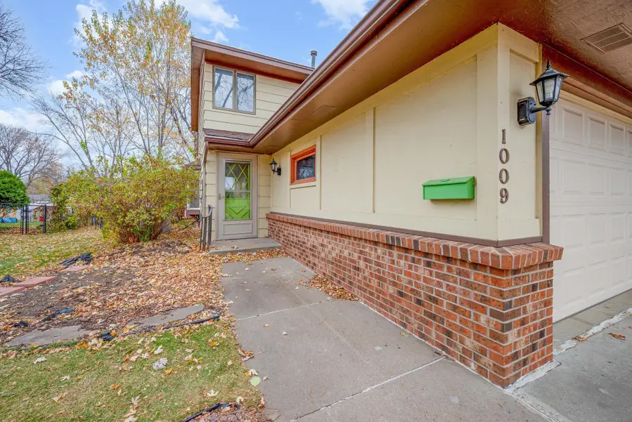 1009 4th Avenue E, Shakopee, MN 55379 - Image #2