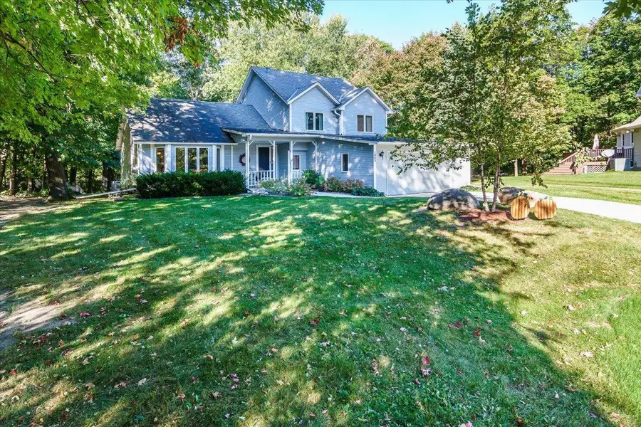 1045 Crest Ridge Court, Minnetrista, MN 55364 - Image #2