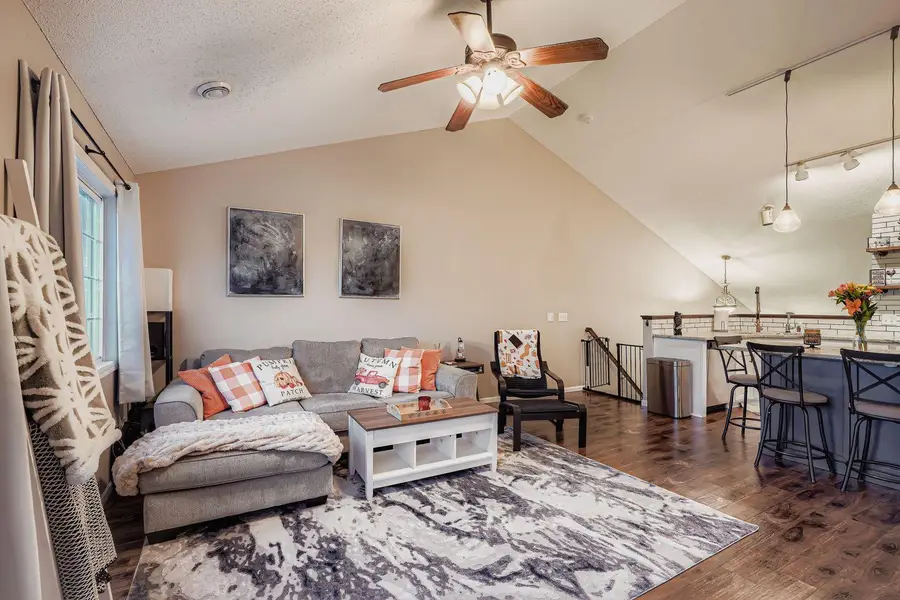 6887 Folkestone Road #712, Apple Valley, MN 55124 - Image #2