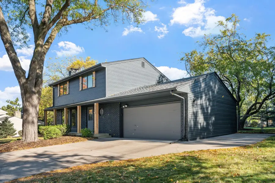 17034 Clear Spring Terrace, Minnetonka, MN 55345 - Image #2