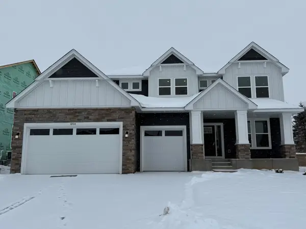 8704 Periwinkle Boulevard, Woodbury, MN 55129