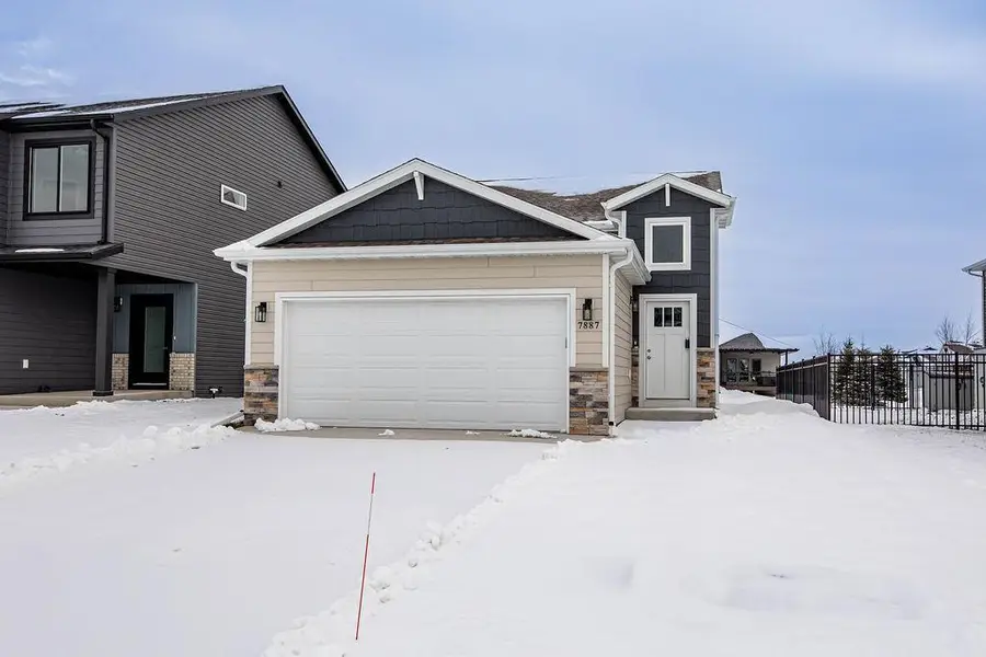7887 Cottonwood Boulevard, Horace, ND 58047 - Image #2