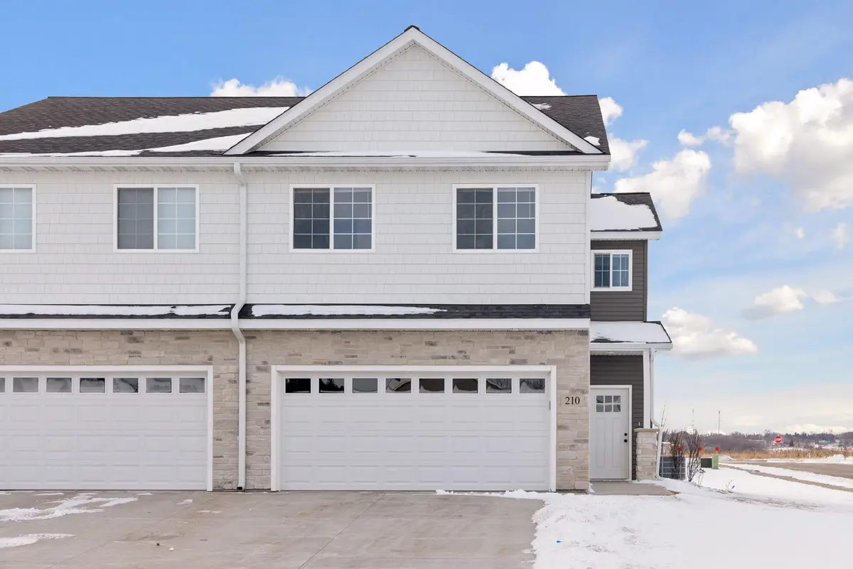 628 Franklin Street, Roberts, WI 54023 - Image #1