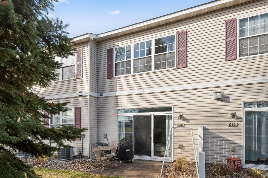 668 Cobblestone Way, Shakopee, MN 55379 - Image #3