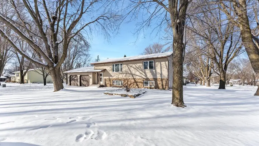 829 Pleasantview Drive Se, Willmar, MN 56201 - Image #2
