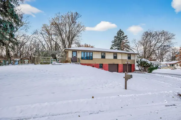 6381 Rath Drive, Woodbury, MN 55125