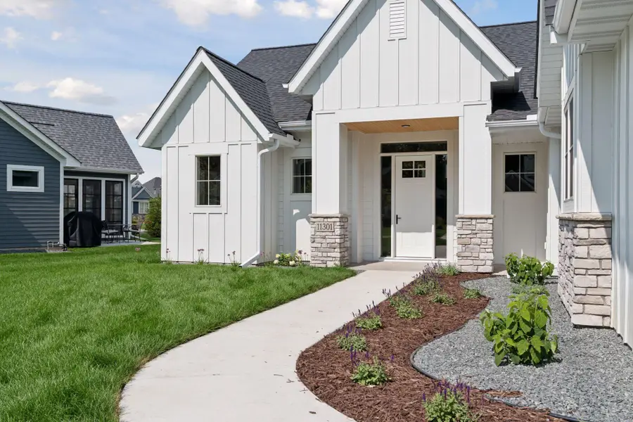 11301 Latrobe Lane N, Lake Elmo, MN 55042 - Image #3