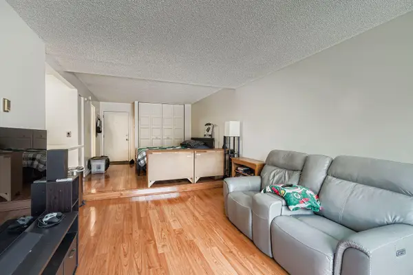 1601 N Innsbruck Drive #250NE, Fridley, MN 55432