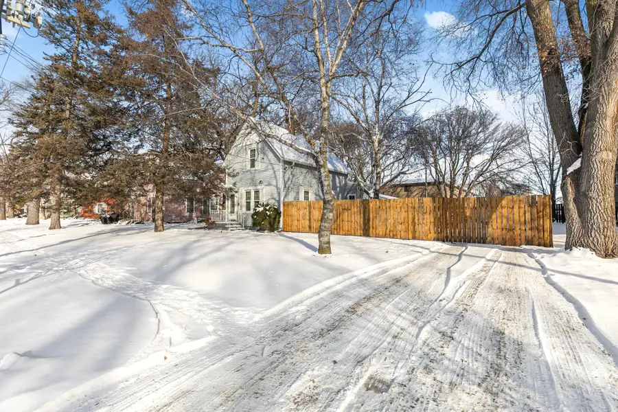 204 Wilson Avenue Ne, Saint Cloud, MN 56304 - Image #2