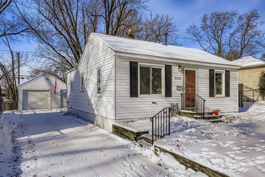 8232 Wentworth Avenue S, Bloomington, MN 55420 - Image #2