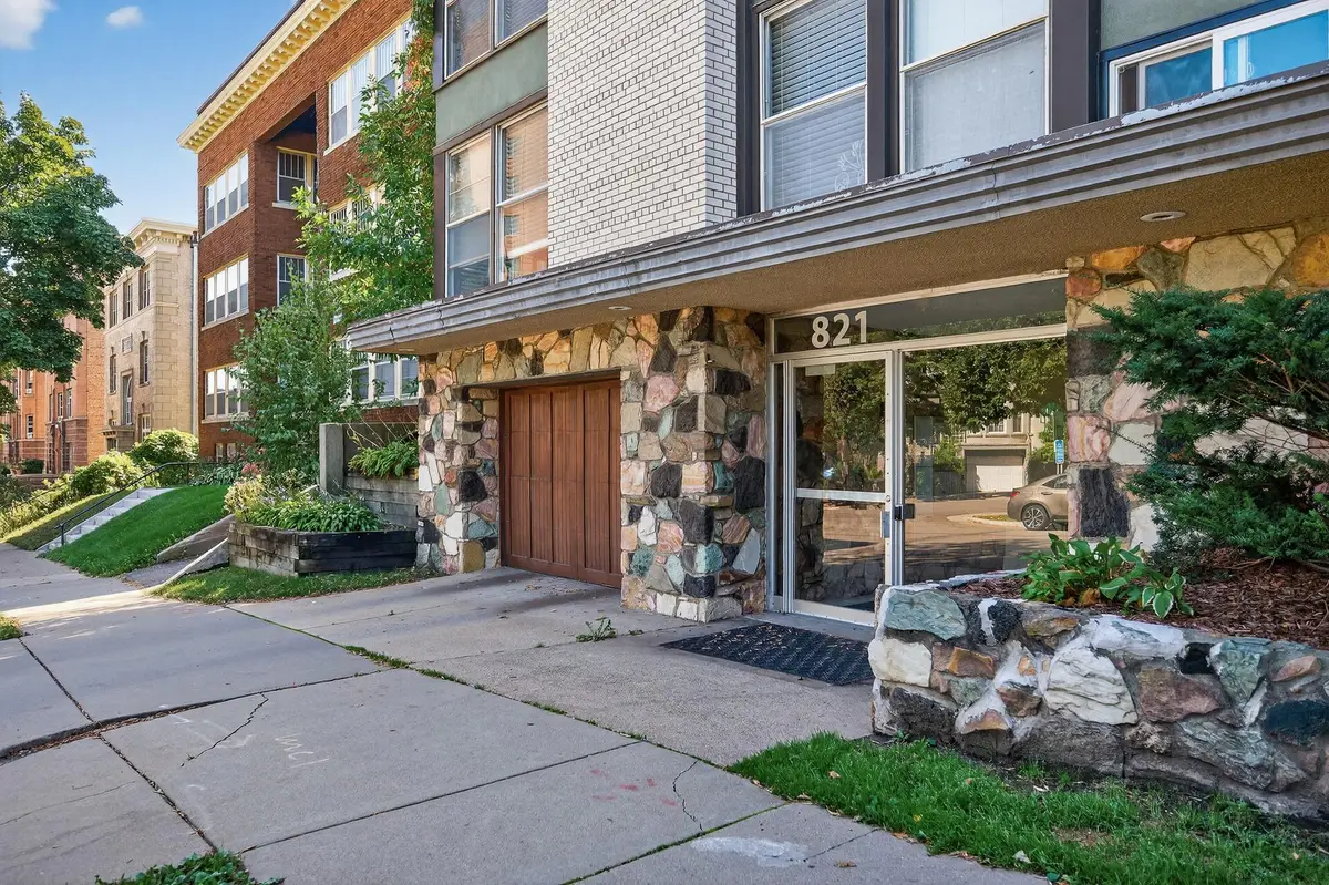 821 Douglas Avenue #204, Minneapolis, MN 55403 - Image #1