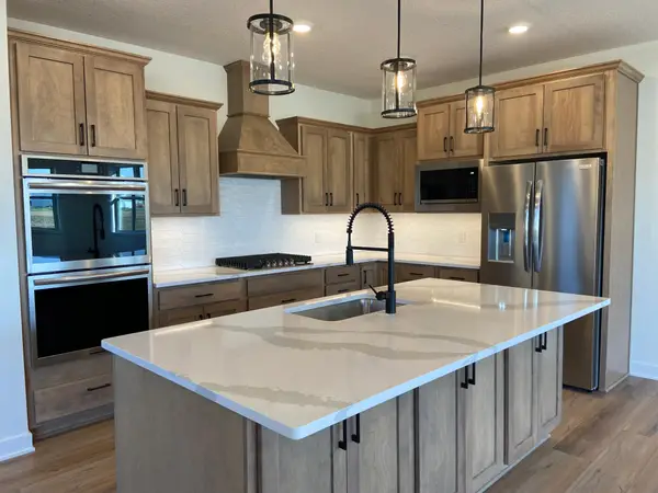 16651 S Manor Road, Eden Prairie, MN 55344