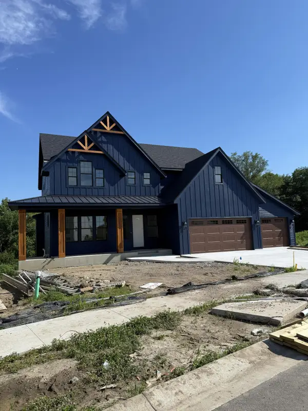 3741 Brookside Drive, Chaska, MN 55367