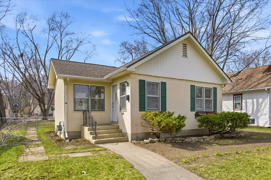 4235 Vincent Avenue N, Minneapolis, MN 55412 - #3