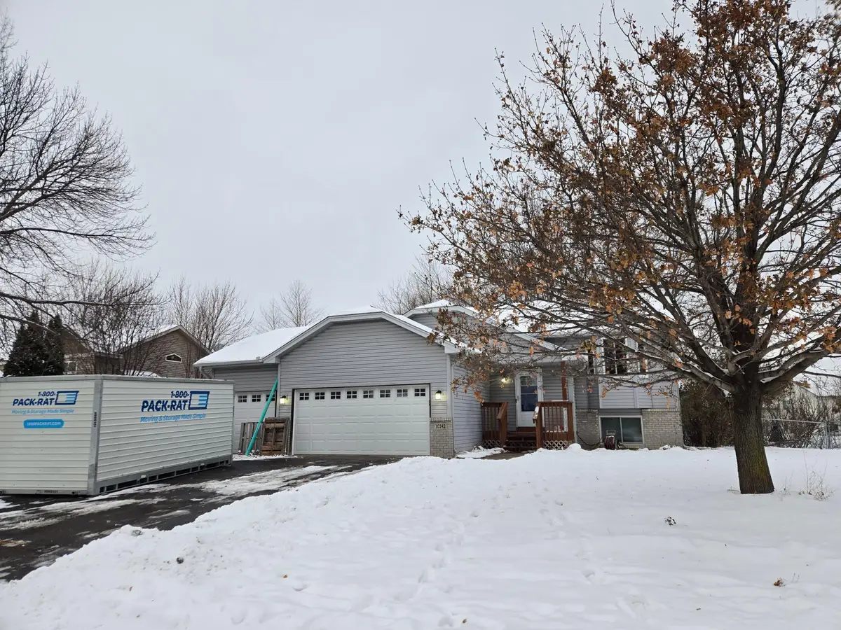 10242 52nd Street Ne, Albertville, MN 55301 - Image #1