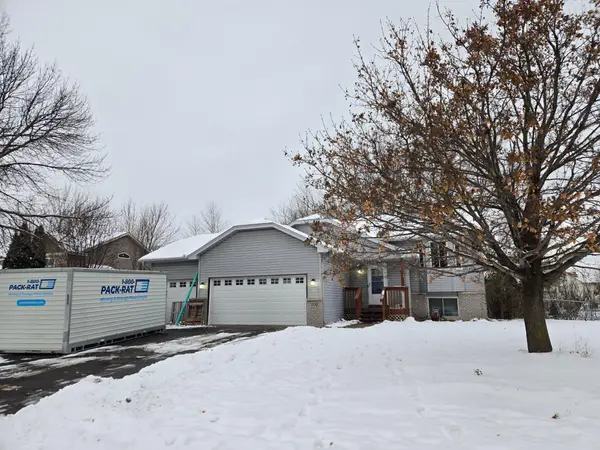 10242 52nd Street Ne, Albertville, MN 55301