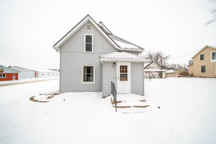 401 1st Street, Fountain, MN 55935 - #2