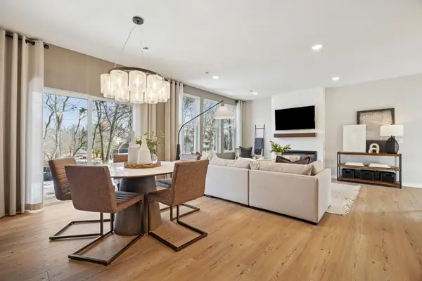 17967 Genoa Drive, Lakeville, MN 55044