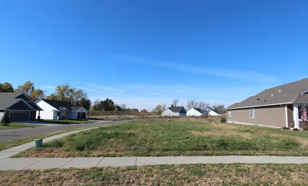 31670 Newport Curve, Lindstrom, MN 55045