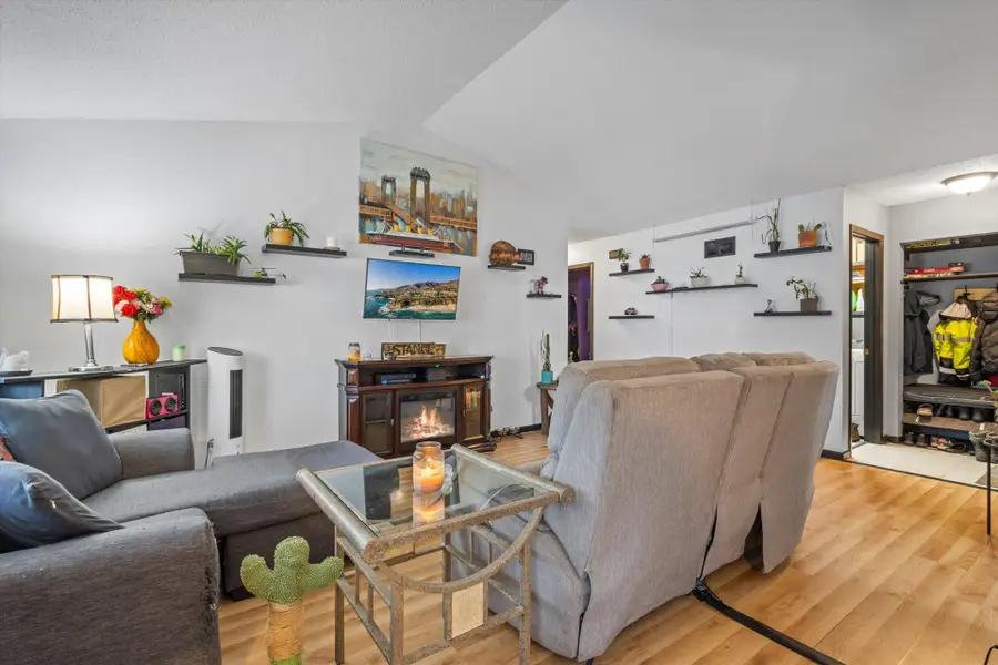 4040 Maureen Drive Ne #202, Columbia Heights, MN 55421 - Image #3