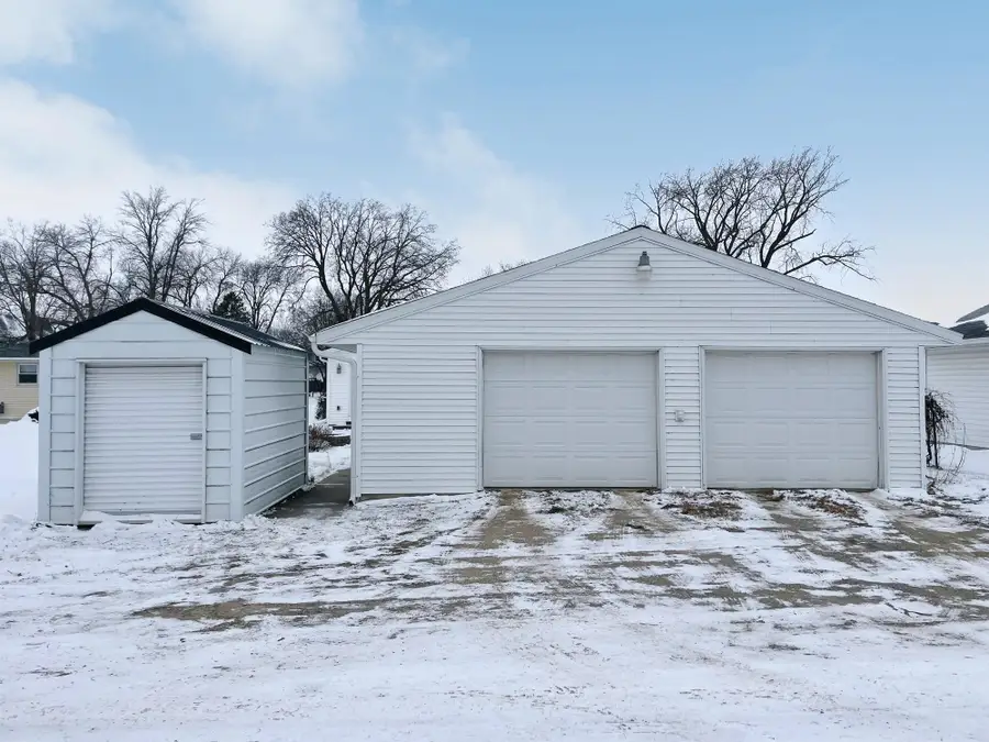 519 N Van Buren Avenue, Springfield, MN 56087 - Image #3
