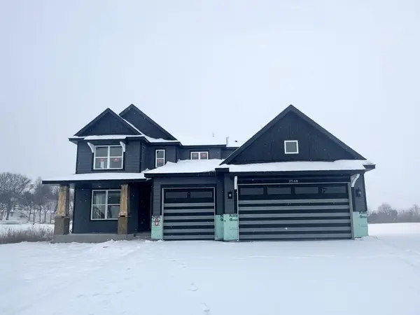 2548 Aspen Court, Shakopee, MN 55379