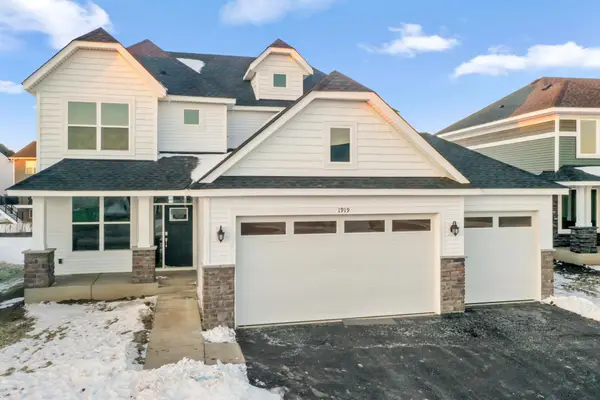 1919 Ironwood Drive, Carver, MN 55315