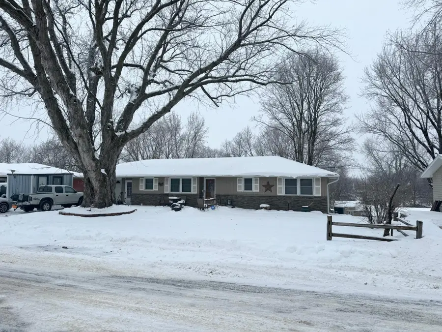 1105 Crestview Road, Albert Lea, MN 56007 - Image #2