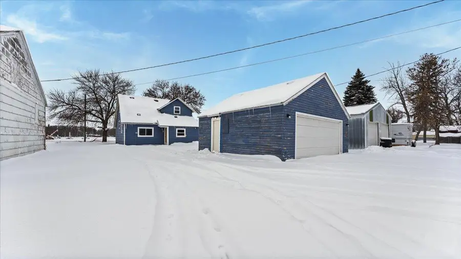 604 Atlantic Avenue N, Herman, MN 56248 - Image #2