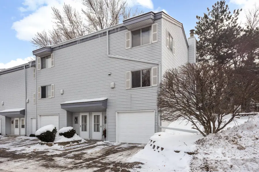 2328 Dorland Court E, Maplewood, MN 55119 - Image #3