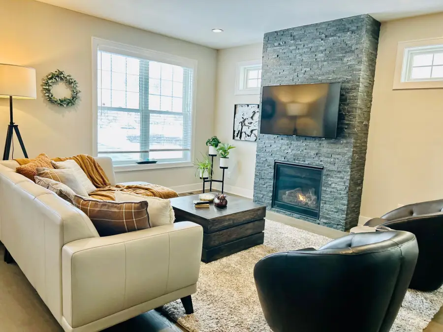 15598 Duck Trail Lane, Apple Valley, MN 55124 - Image #2