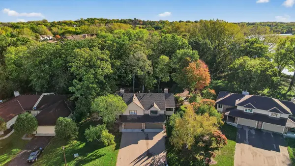 8945 Preserve Boulevard, Eden Prairie, MN 55347