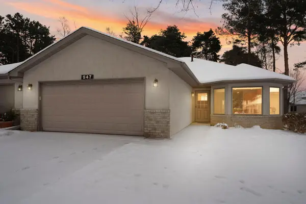547 Woodside Court, Shakopee, MN 55379