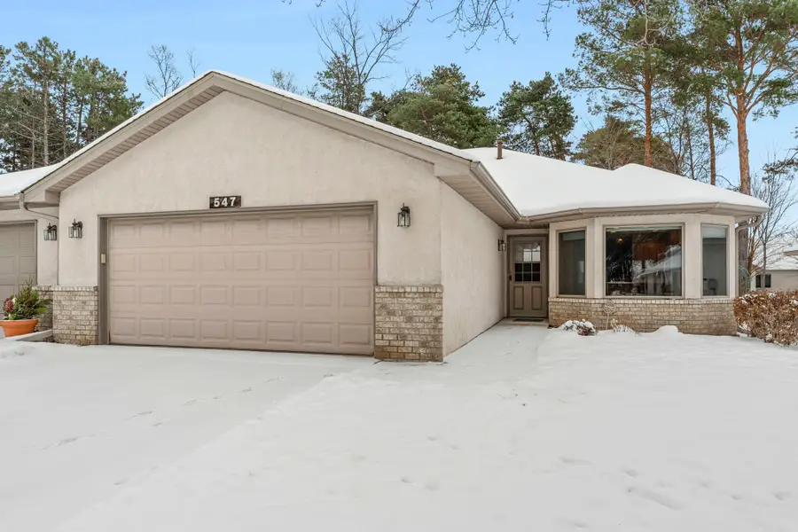 547 Woodside Court, Shakopee, MN 55379 - Image #2