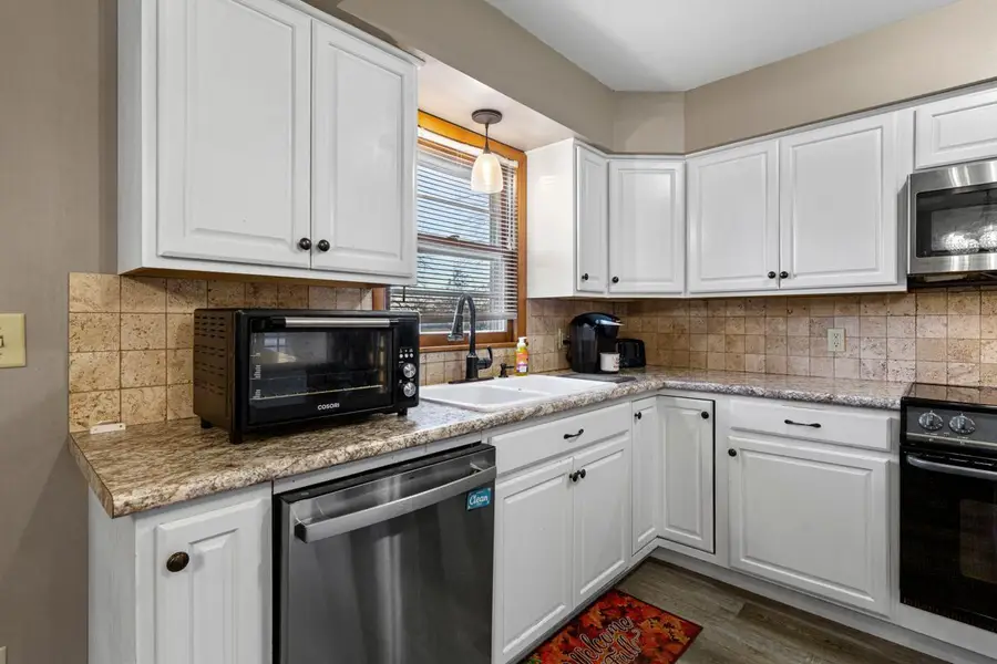 2059 Roe Crest Drive, North Mankato, MN 56003 - Image #3