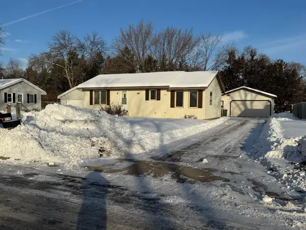 861 83rd Avenue Ne, Spring Lake Park, MN 55432