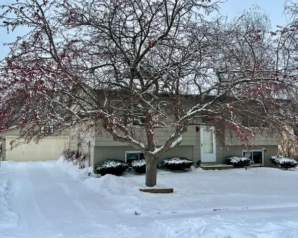 2214 49th Street Nw, Rochester, MN 55901