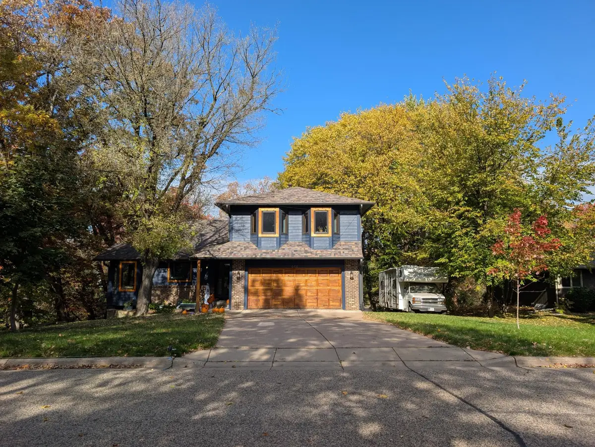 6418 25th Street N, Oakdale, MN 55128 - Image #1