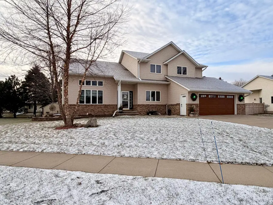 1085 Briarwood Drive, Worthington, MN 56187 - Image #2
