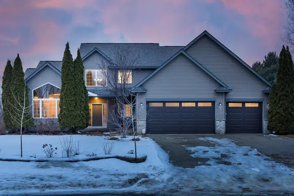 303 Bluff Road, Carver, MN 55315