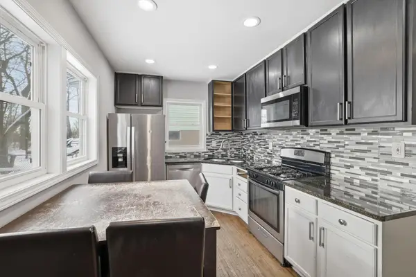 58 Wheelock Parkway E, Saint Paul, MN 55117